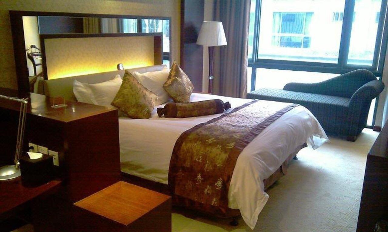 Crystal Island Club Hotel Shanghai Exterior photo